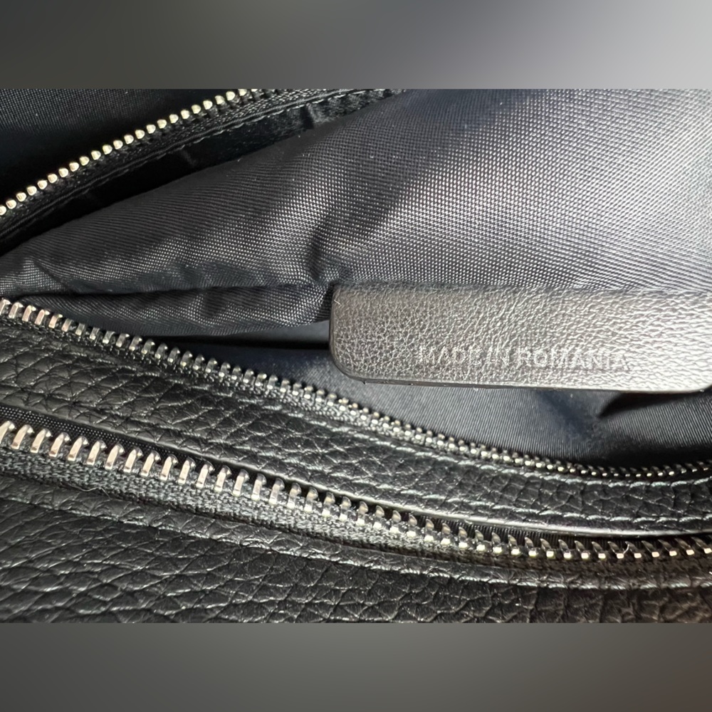 Burberry Ardwell Logo Embossed black Leather shopping Tote - Picture 16 of 16